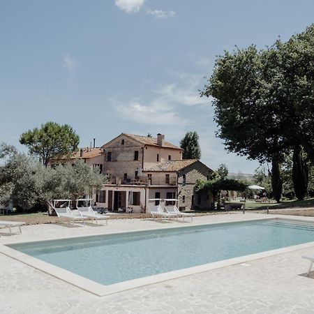 Agriturismo Qui Voglio Monte Roberto Exterior foto